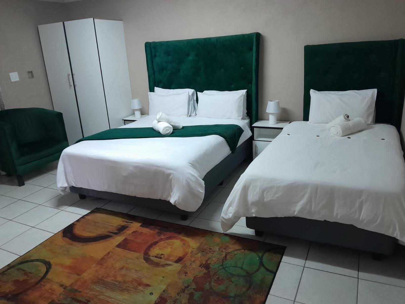Super Classic Guest House Pretoria Bagian luar foto