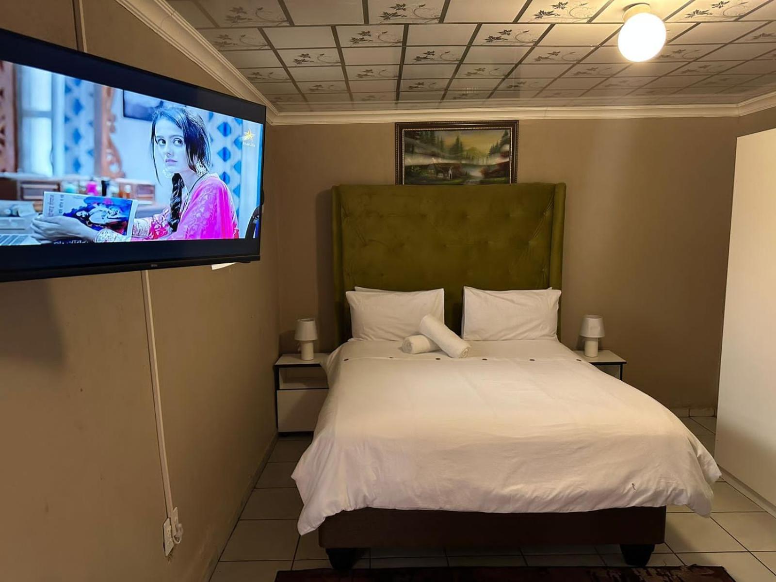 Super Classic Guest House Pretoria Bagian luar foto